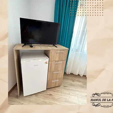 Hanul De La Ferma בית הארחה *